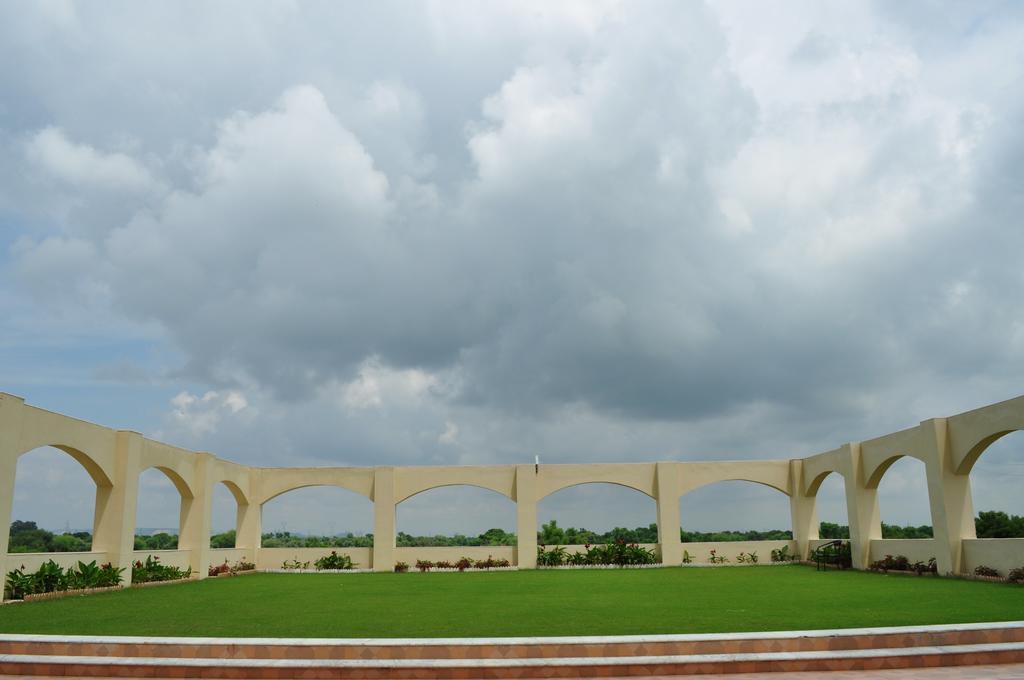 Ramada By Wyndham Jaipur Jaisinghpura Hotel Ngoại thất bức ảnh