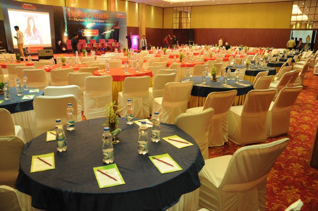 Ramada By Wyndham Jaipur Jaisinghpura Hotel Ngoại thất bức ảnh