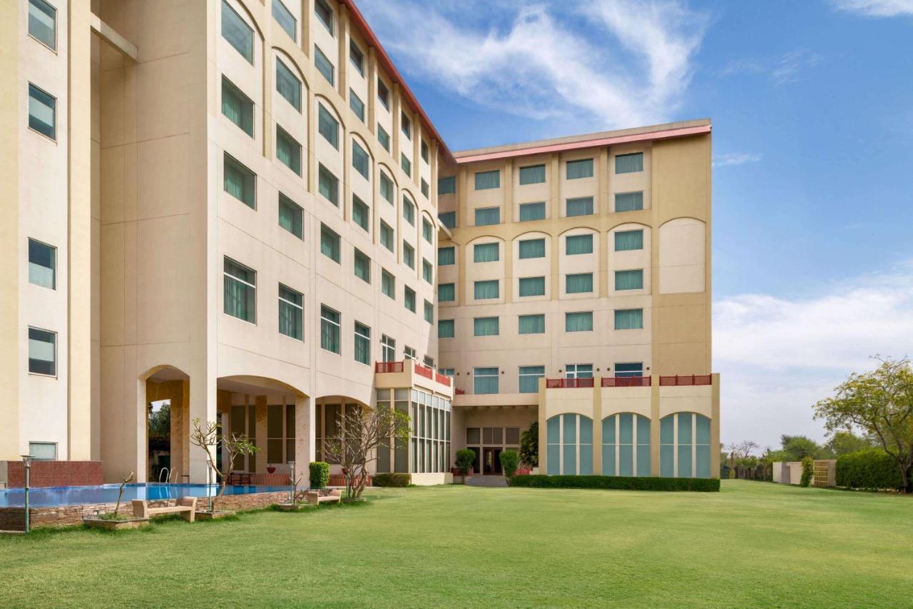 Ramada By Wyndham Jaipur Jaisinghpura Hotel Ngoại thất bức ảnh