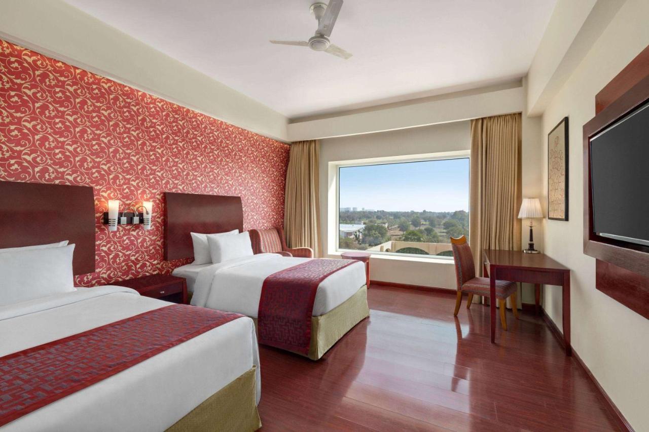 Ramada By Wyndham Jaipur Jaisinghpura Hotel Ngoại thất bức ảnh