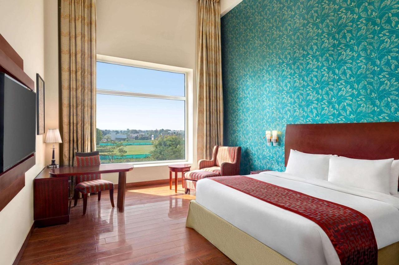 Ramada By Wyndham Jaipur Jaisinghpura Hotel Ngoại thất bức ảnh