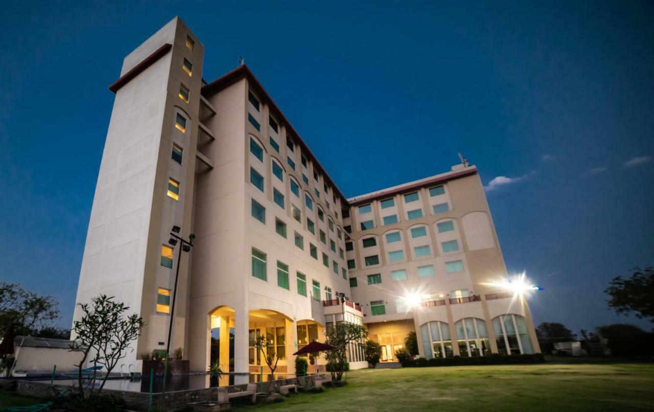 Ramada By Wyndham Jaipur Jaisinghpura Hotel Ngoại thất bức ảnh