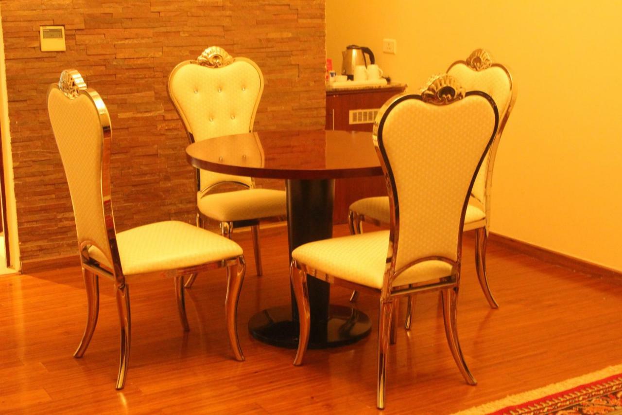 Ramada By Wyndham Jaipur Jaisinghpura Hotel Ngoại thất bức ảnh