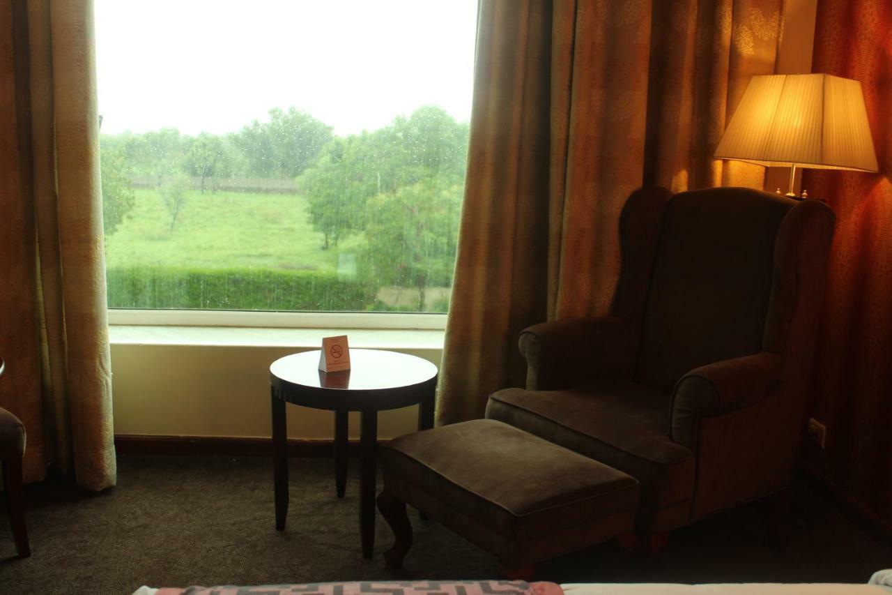 Ramada By Wyndham Jaipur Jaisinghpura Hotel Ngoại thất bức ảnh