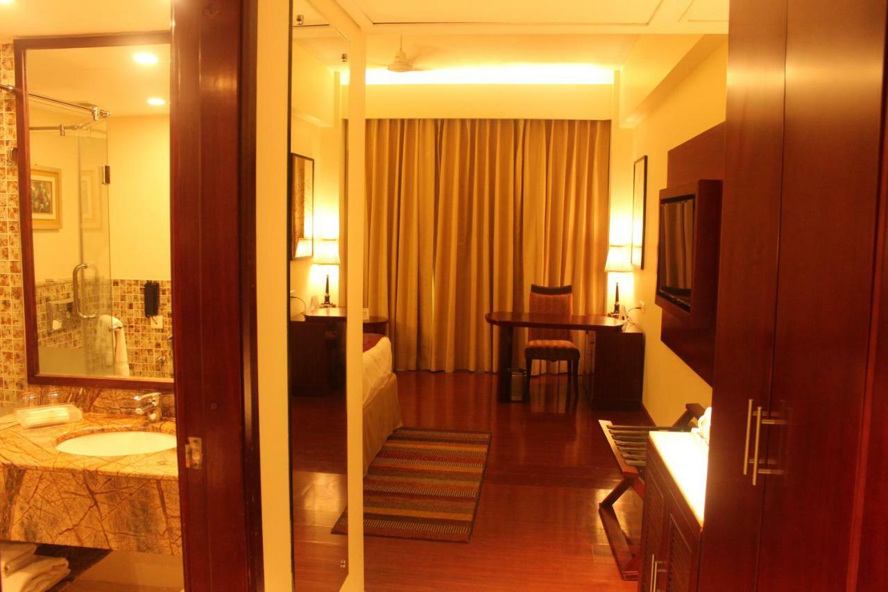 Ramada By Wyndham Jaipur Jaisinghpura Hotel Ngoại thất bức ảnh