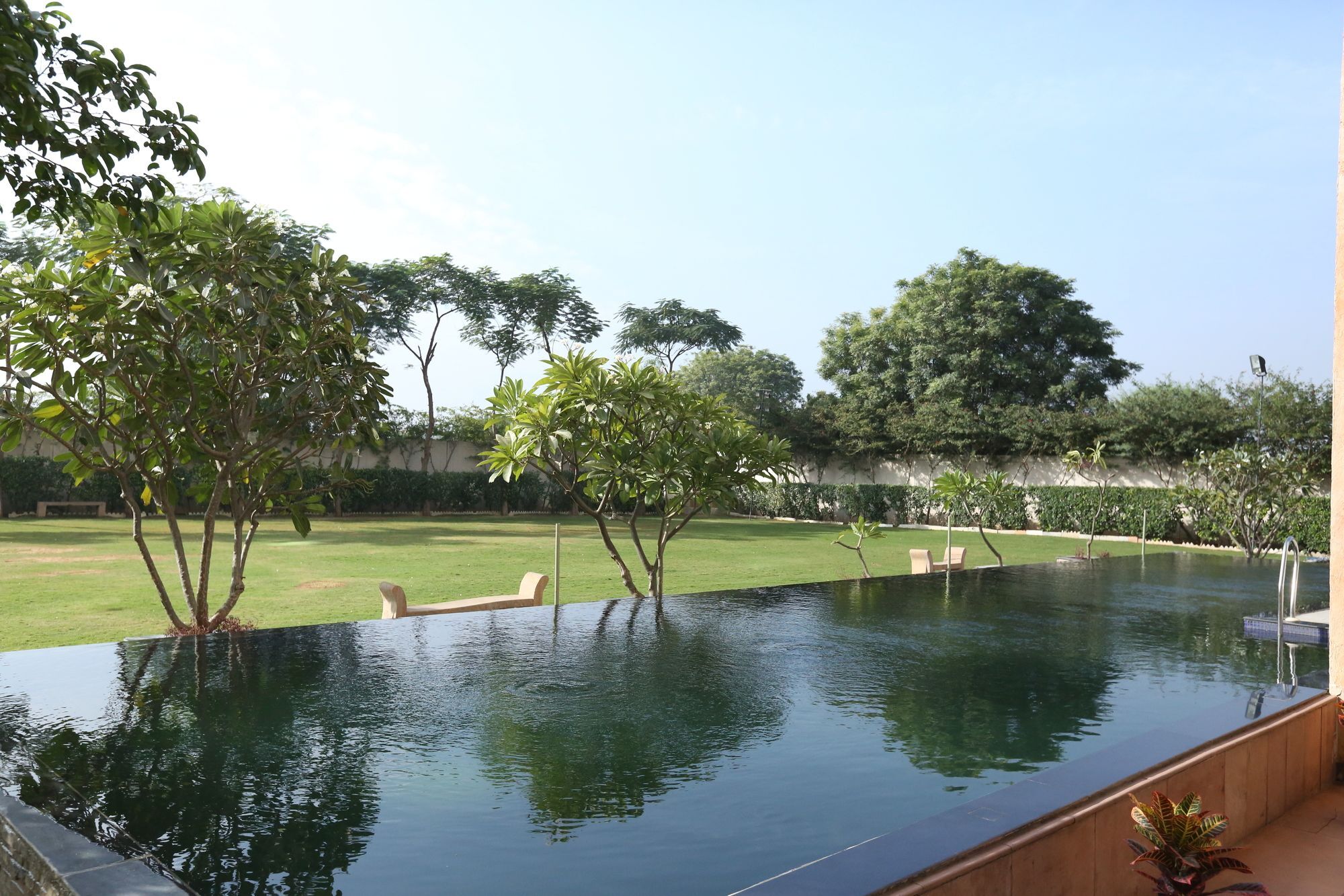 Ramada By Wyndham Jaipur Jaisinghpura Hotel Ngoại thất bức ảnh