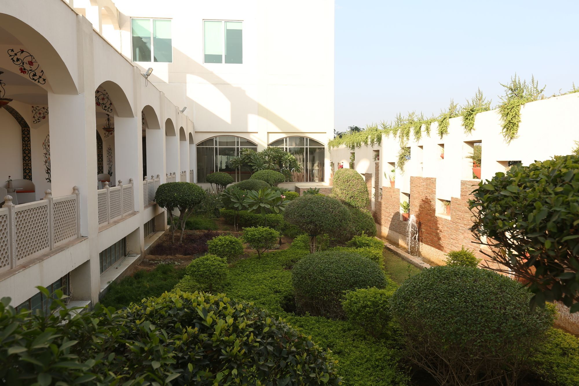 Ramada By Wyndham Jaipur Jaisinghpura Hotel Ngoại thất bức ảnh